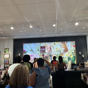 Bath & Body Works - Cosmetics & Beauty Supply Near Me - Baton Rouge, Louisiana Bath & Body Works - Cosmetics & Beauty Supply Near Me - Baton Rouge, Louisiana