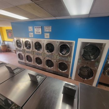 9th St Coin Laundry - Laundromat Near Me - Upland, California