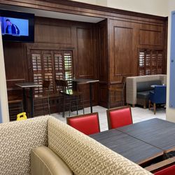 Holiday Inn Express & Suites Charleston - Mount Pleasant - Lobby