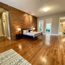 The Ohio Building - Tuller Master Suite