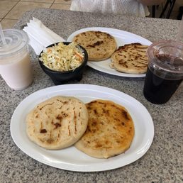 pollo & Loroco pupusa, pastor & chorizo pupusa pollo & Loroco pupusa, pastor & chorizo pupusa