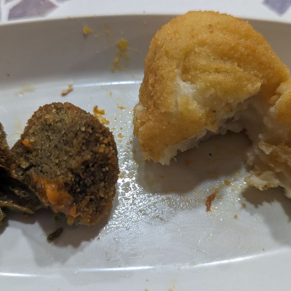 Xapakó - Cross section of some of the items of the variat de croquettes de l'avia - Burgers Near Me - Barcelona, B