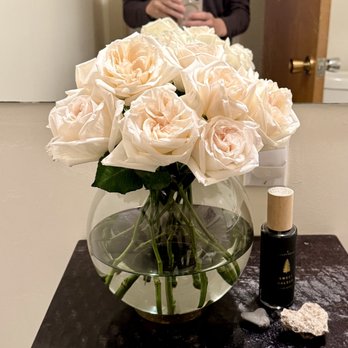 Floral Art And Decor - Floral Designers Near Me - Burlingame, California Floral Art And Decor - Floral Designers Near Me - Burlingame, California