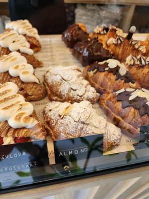 Sundays Croissanterie by null