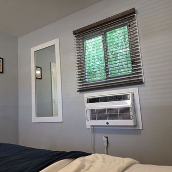 1. Shorewood Inn