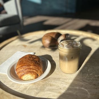 Cat & Craft - Chocolate Croissant and Butterscotch Latte (Iced) - Coffee & Tea Near Me - Vista, California Cat & Craft - Chocolate Croissant and Butterscotch Latte (Iced) - Coffee & Tea Near Me - Vista, California