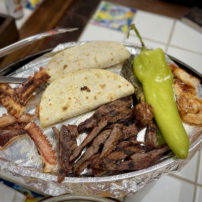 Mariscos Sinaloa by null