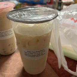 Drink got cut off when I ordered 3 drinks together. Drink got cut off when I ordered 3 drinks together.