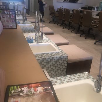 T And T Nail Spa - Nail Salons Near Me - Springfield, Massachusetts