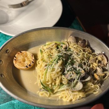 Olivine - Linguini Alla Vongole - Desserts Near Me - Wailea, Hawaii Olivine - Linguini Alla Vongole - Desserts Near Me - Wailea, Hawaii