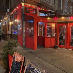 La Puerta Roja - Outside