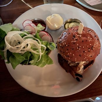 Hamlet & Ghost - Burger - Cocktail Bars Near Me - Saratoga Springs, New York