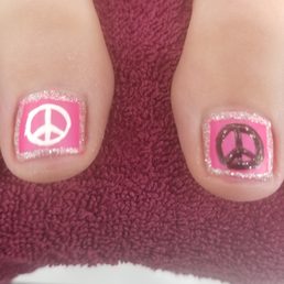 LOVE this salon! Couldn't be happier with my "pink peace" toes.