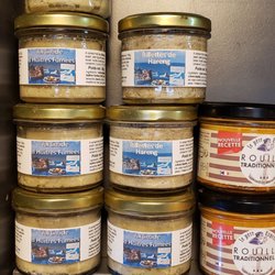 La Cave à Huîtres - Some spreads.