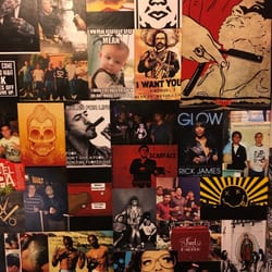 312 Men's Barbershop - Bathroom wall