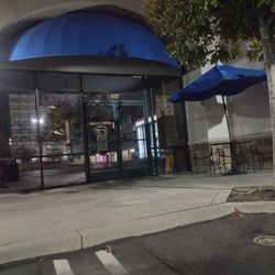Luv’n Donuts - Donut shop closed when says open