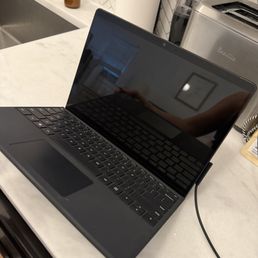 Laptop does not work and yes it's plugged in Laptop does not work and yes it's plugged in