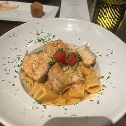 Salmon pasta