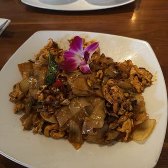 AROI Thai - Drunken Noodles - Thai Near Me - La Jolla, California AROI Thai - Drunken Noodles - Thai Near Me - La Jolla, California