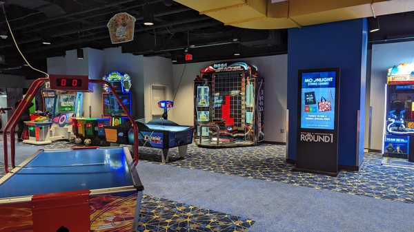 Round1 Bowling & Arcade Fashion District Philadelphia by null