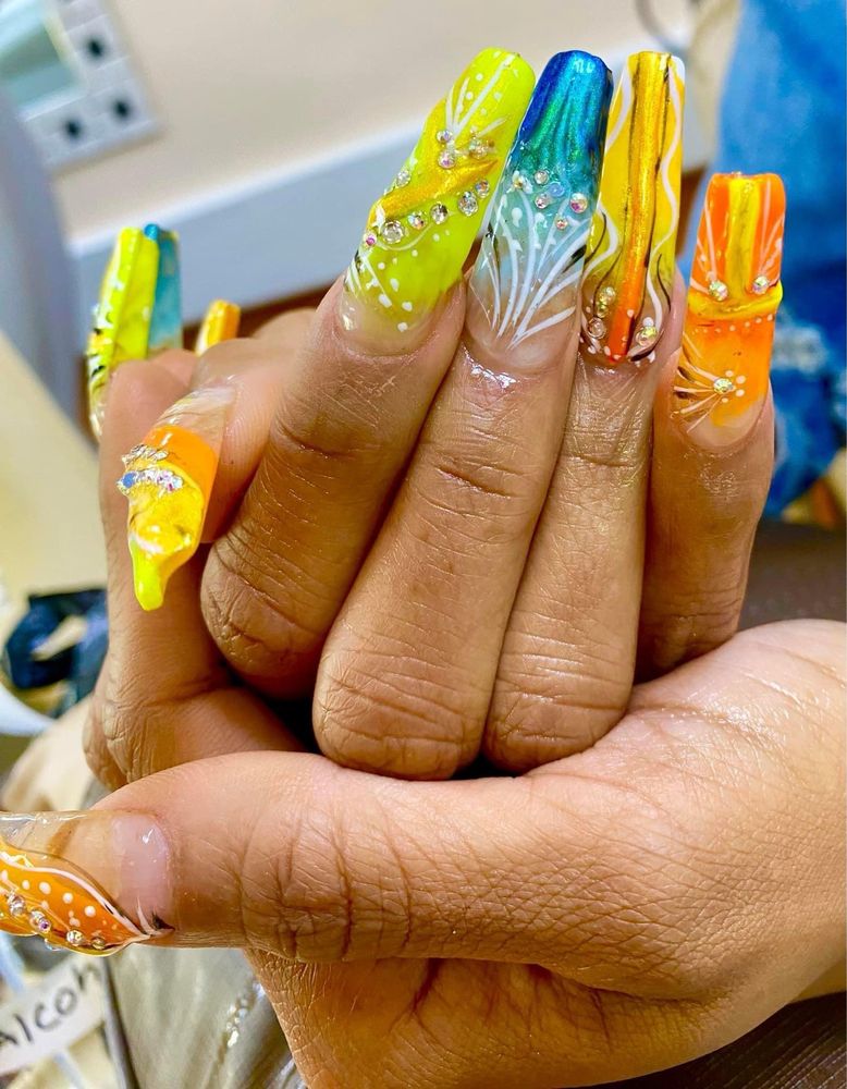 QUEEN NAILS Updated September 2024 54 Photos & 24 Reviews 4051