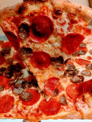 Romano's Pizza by null