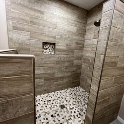 Big Island Home and Garage - Custom tile shower.