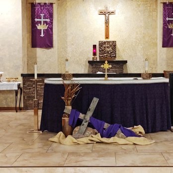 Saint James Roman Catholic Parish - In Catholic parishes the podiums are off to the side because Jesus Christ is literally at the center of our worship. - Churches Near Me - Glendale, Arizona