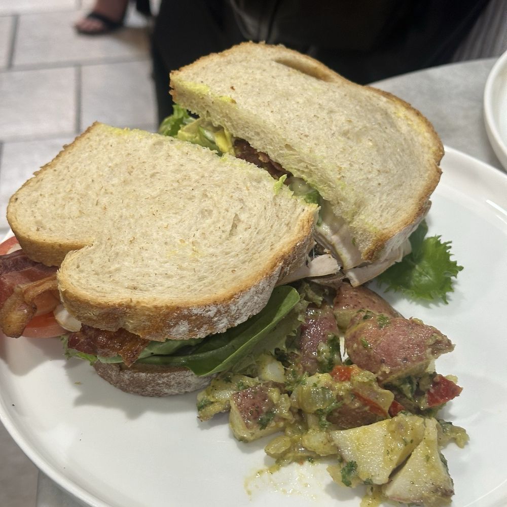 Le Bon Club Sandwich Le Bon Club Sandwich