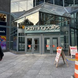 Bloomingdale's Outlet