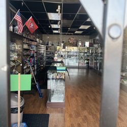 Discount Cigarettes - As you can tell, nobody is working.