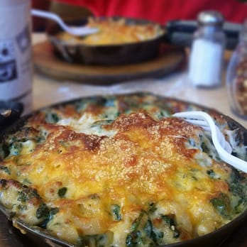 S'MAC - I ordered the 3 cheese with spinach  and garlic and was pleasantly  surprised! - American Near Me - New York, New York