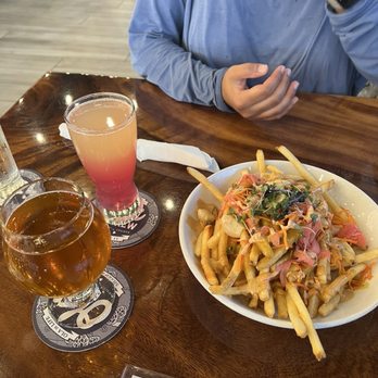 Ola Brew - Hilo - Vegetarian curry fries and IPA + mocktails - Brewpubs Near Me - Hilo, Hawaii