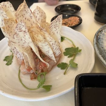 Nishino - Albacore Tuna Tartare with taro chips - Sushi Bars Near Me - Seattle, Washington