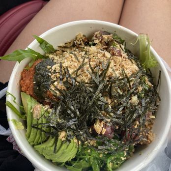 Poke Chop - Medium 3 scoops (Tuna, Spicy tuna, Albacore) with jalapeño wasabi sauce - Poke Near Me - Encinitas, California Poke Chop - Medium 3 scoops (Tuna, Spicy tuna, Albacore) with jalapeño wasabi sauce - Poke Near Me - Encinitas, California
