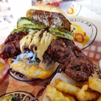 Dave's Hot Chicken - Chicken Shop Near Me - Warren, Michigan