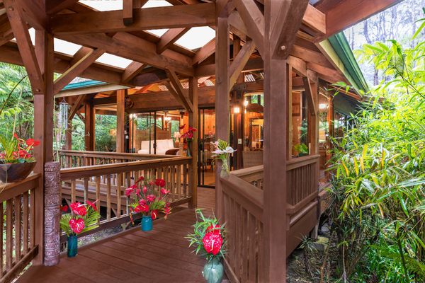 Volcano Village Lodge by null