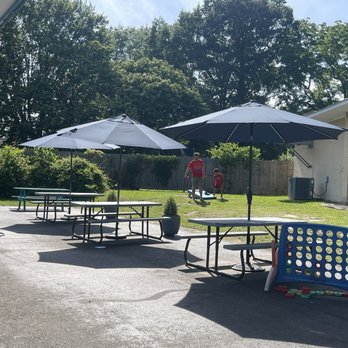 Shoofly Dairy Bar - seating - Shaved Ice Near Me - Williamsburg, Virginia