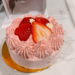 Strawberry Rare cheese cake. So delightful!!