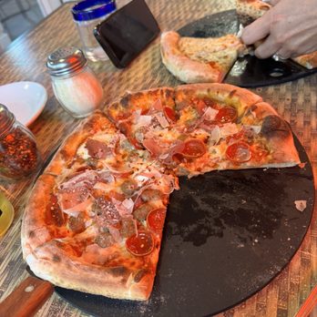 Back Porch Pizza Bar - The sausage party is an excellent pizza but so is the don't stand next to me - Cocktail Bars Near Me - Mount Dora, Florida