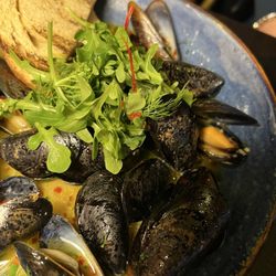 Pithari - White Wine Mussels