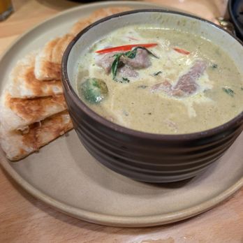 Manaao - Green curry with roti - Thai Near Me - Tustin, California