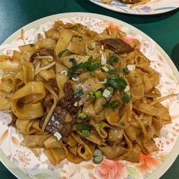 Beef chow fun Beef chow fun