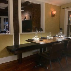 100 Main - Dining room