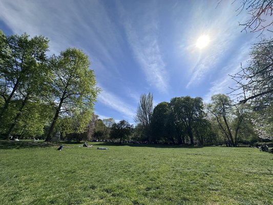 Parc Monceau by null