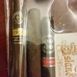 Montecristo Epic Toro Maduro House Blend Hoyo La Amistad Black Robusto