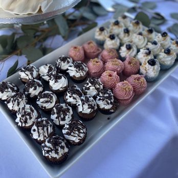 Skiff's Cakes - Bakeries Near Me - Simi Valley, California