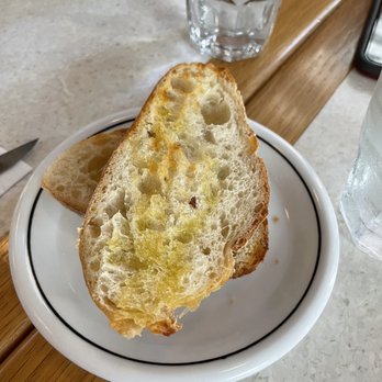 Dandy - Sourdough Bread w Olive Oil - Breakfast & Brunch Near Me - Montreal, Quebec