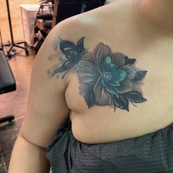 Da Kandy Shop - Cover up flowers - Tattoo Near Me - Arlington, Texas