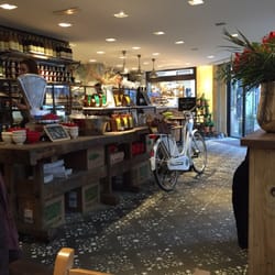 Le Pain Quotidien - Le joli carrelage du Pain Quotidien rue basse.
